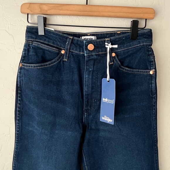 NWT Wrangler wanderer high rise flare jeans 28x34 - Picture 7 of 11